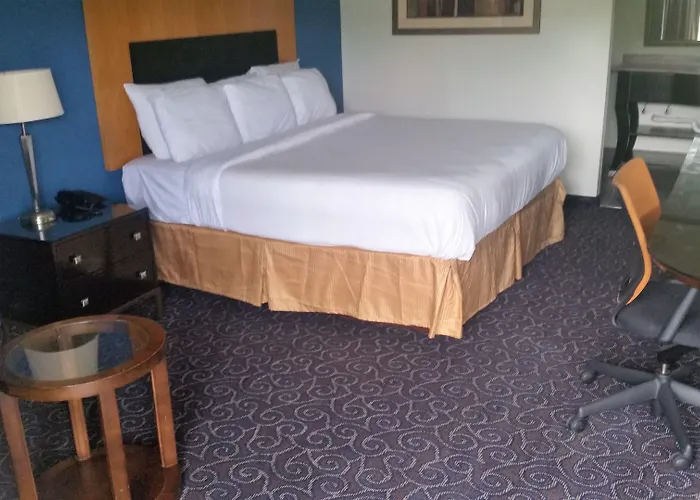 Top Hotels Near Oxford CT for a Tranquil Getaway